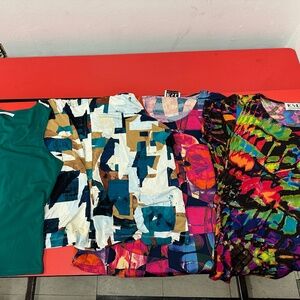 4pc Abstract design tanks